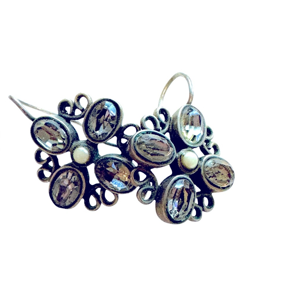 Vintage crystal and white bead earrings. Excellent condition.